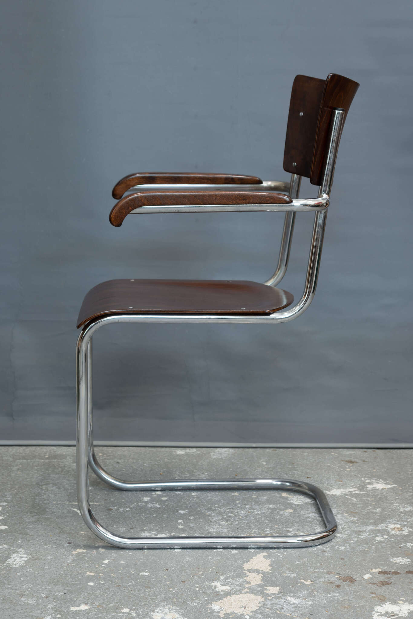 chrome chair K10