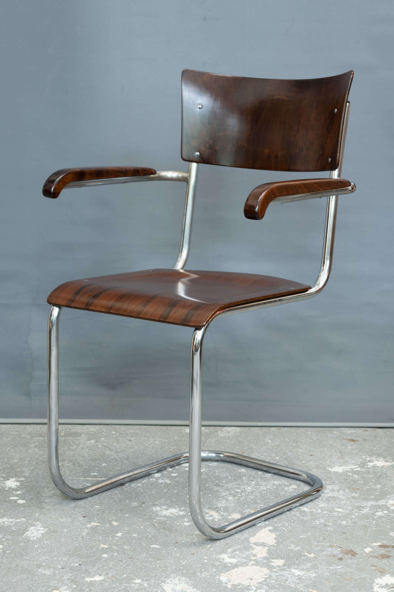 chrome chair K10