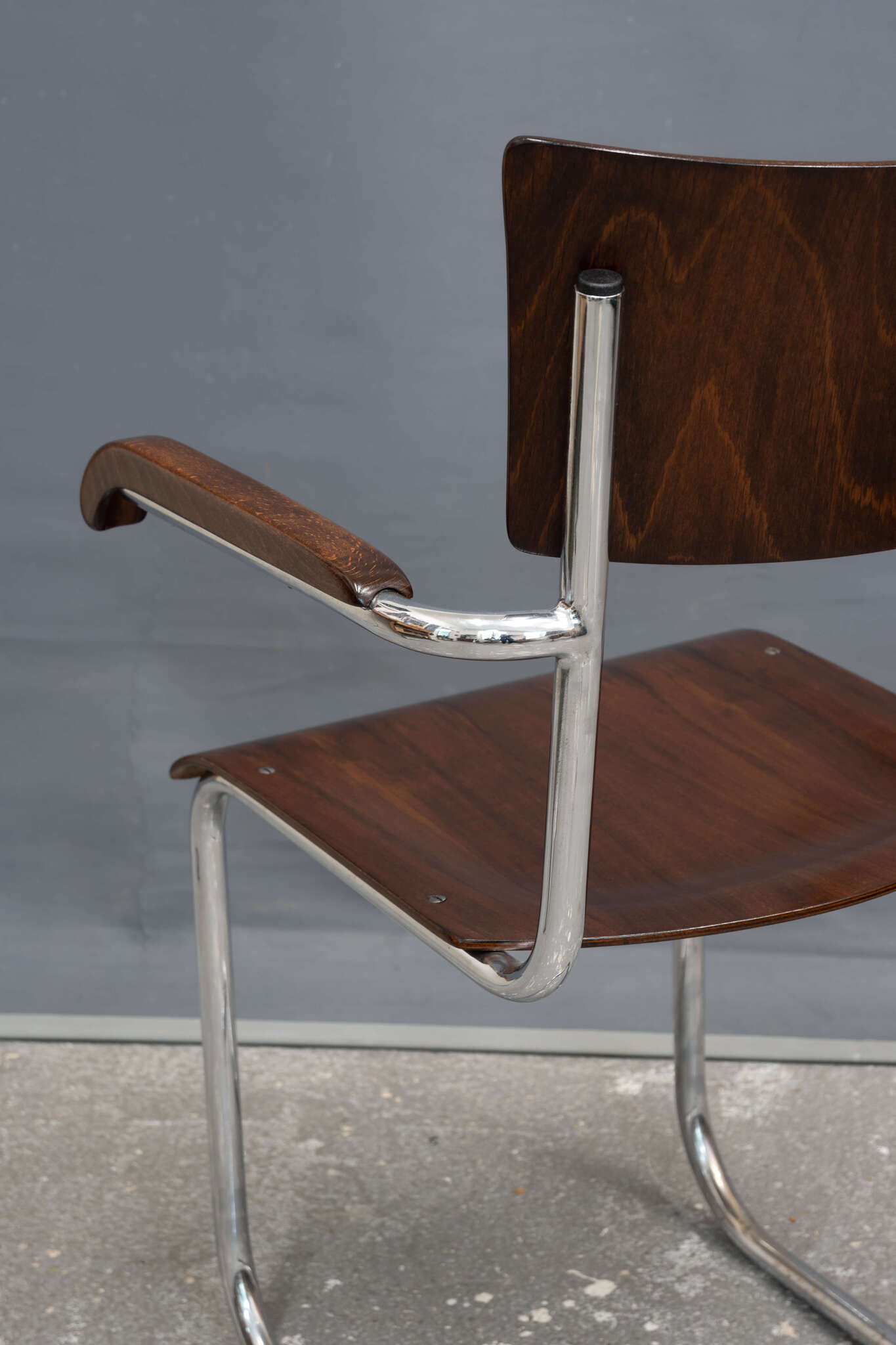 chrome chair K10